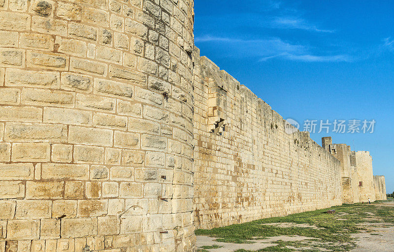 艾格斯-莫尔特斯的古城墙 - 卡马格
